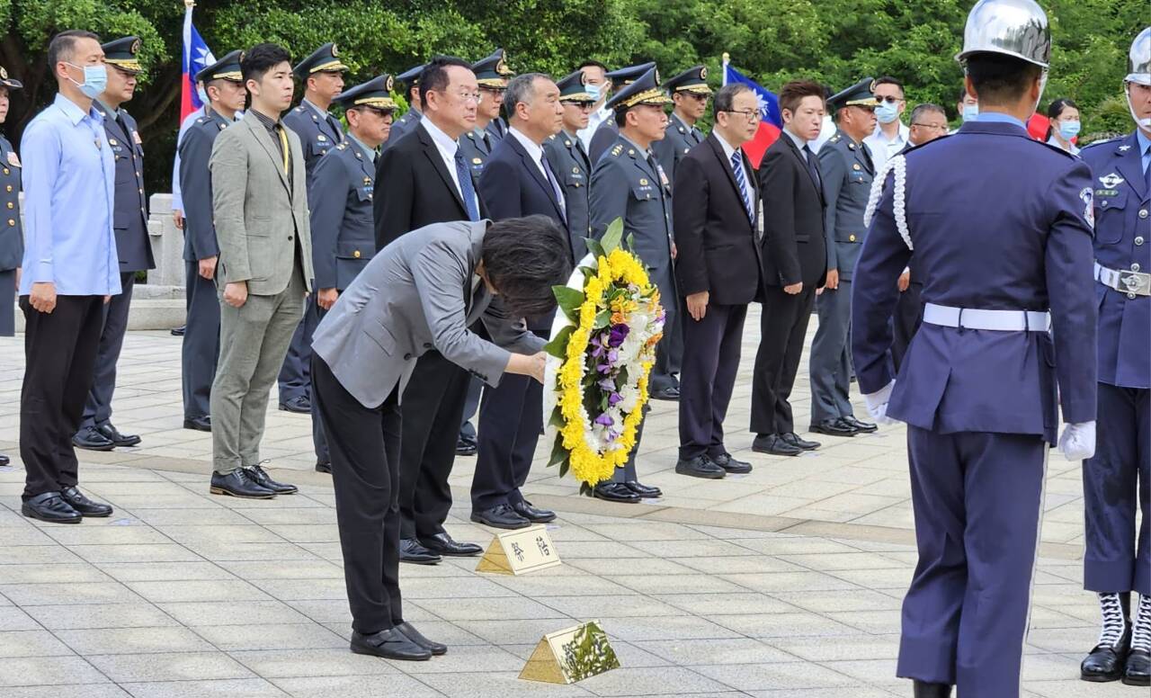President Tsai pays respects to veterans at event commemorating the Second Taiwan Strait Crisis