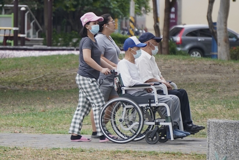 Taiwan should improve language training for migrant workers: legislators