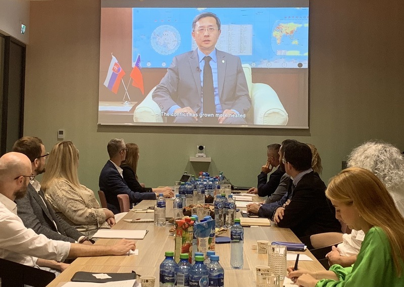 Taiwan and Slovakia share experience in combating fake information