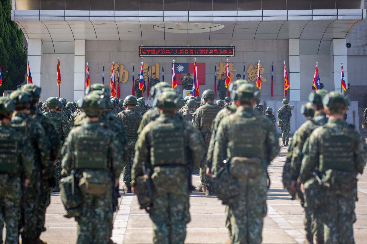 VIDEO: Taiwan holds army drills simulating combat scenarios