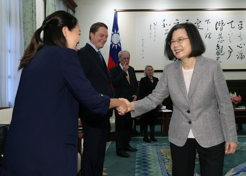 President Tsai meets with National Committee of American Foreign Policy delegation