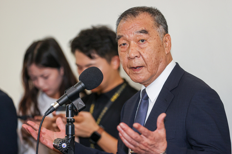 Defense minister responds to UK report warning of Taiwan conflict