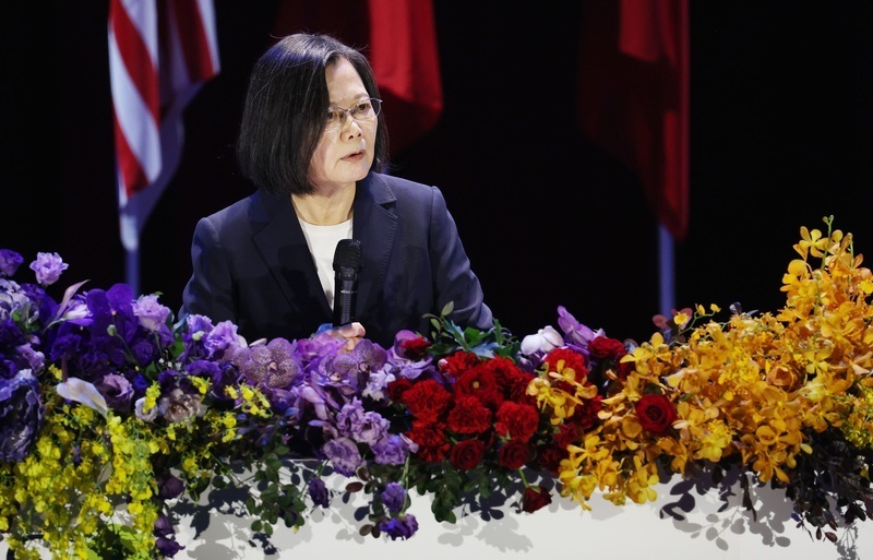 President attends Asian pharmaceutical congress in Taipei