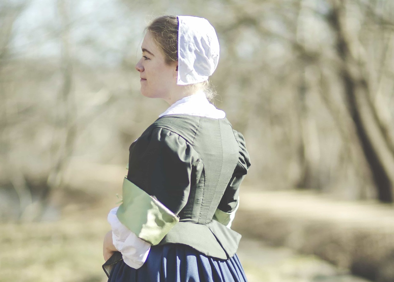 It’s about the silhouette, not the tiny waist (size)! ft. dress historian Kenna Libes