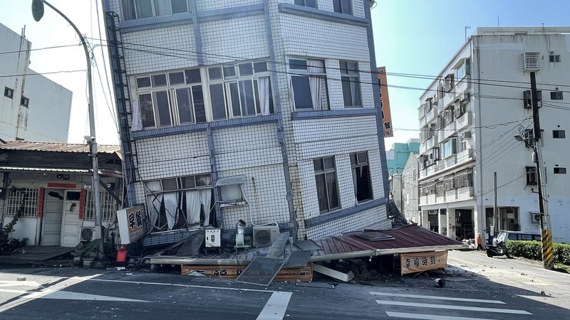 7.2 magnitude earthquake rocks Taiwan