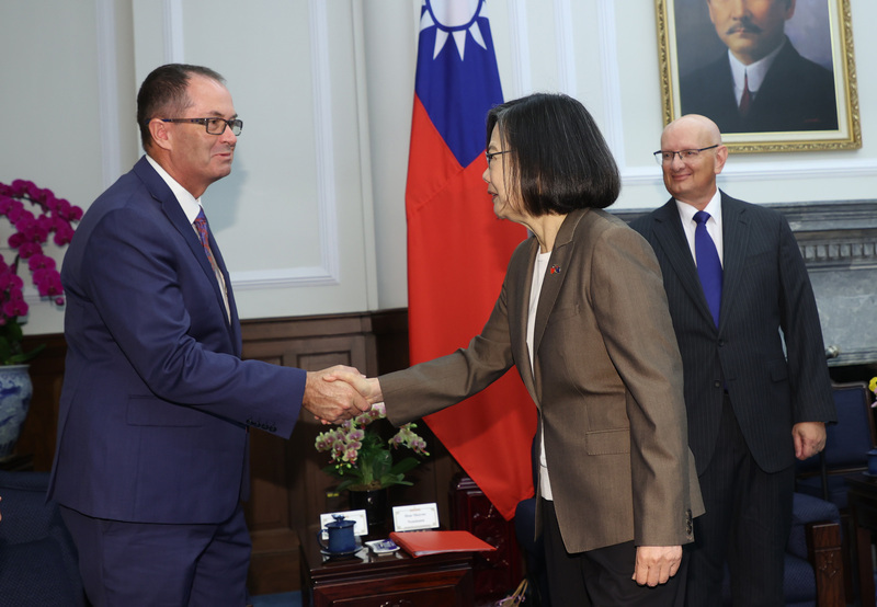 President Tsai meets with Australian parliamentary delegation