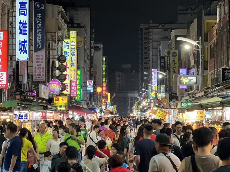 What do tourists think about Taiwan's night markets?