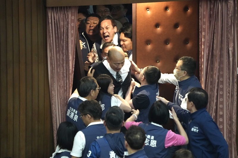 Is the Legislature overreaching? (feat. Vincent Chao)