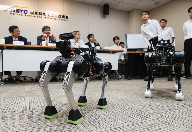 Taiwan’s first AI-powered robot dog NTU DogBot debuts