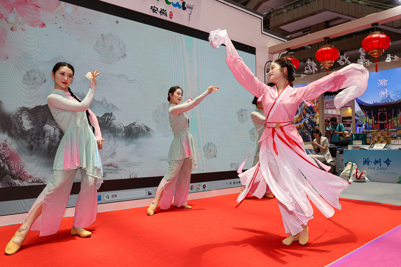 Cross-strait travel fair welcomes large Chinese delegation