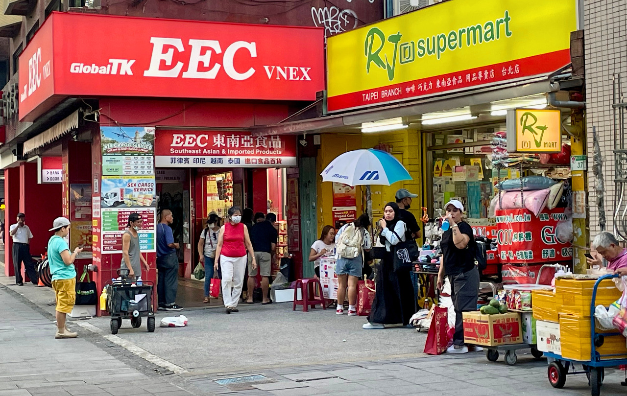 Where can I find Filipino food in Taiwan?