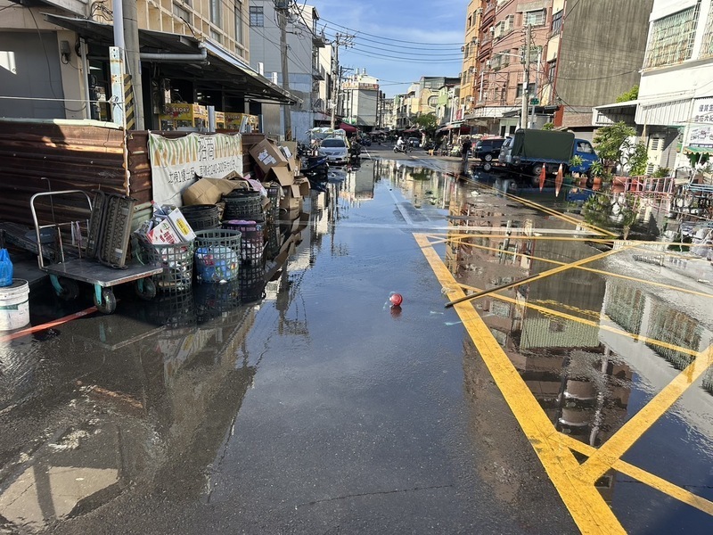 WATCH: Astronomical tide causes flooding in Southern Taiwan