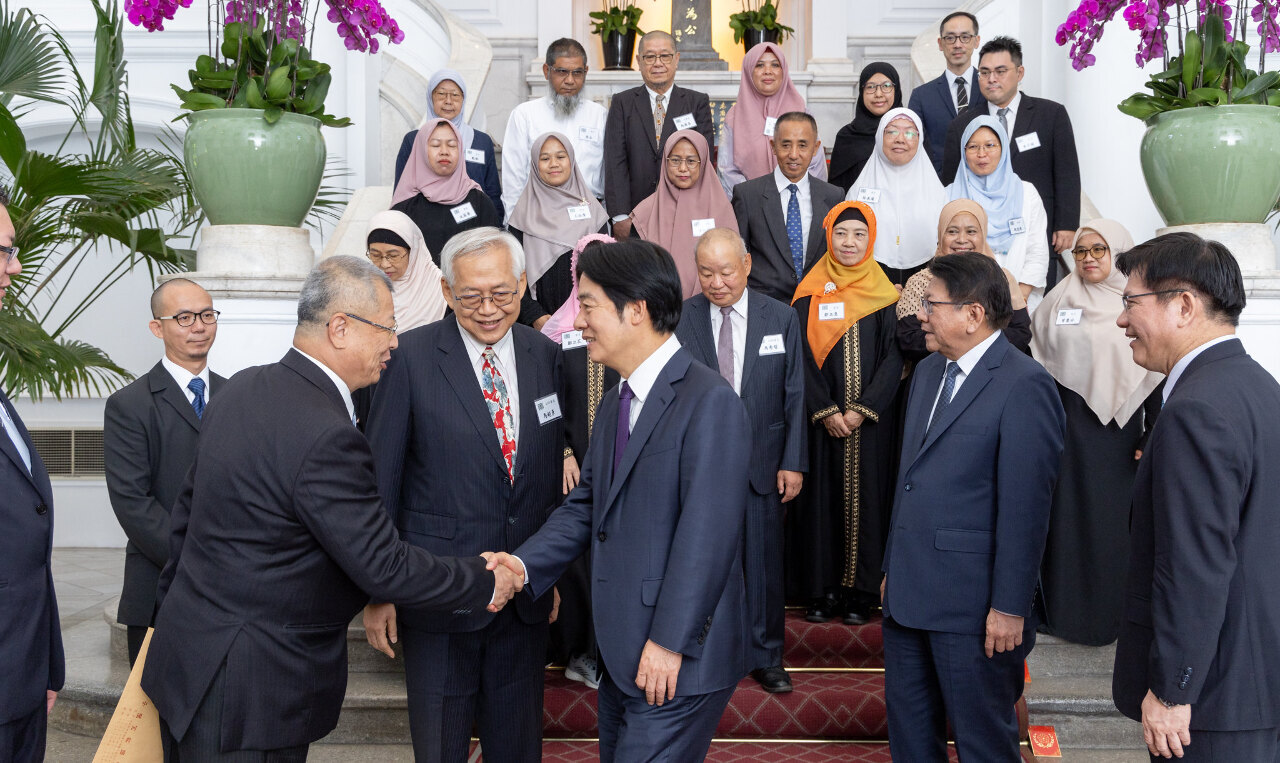 President Lai receives Taiwanese Hajj pilgrims at Presidential Office