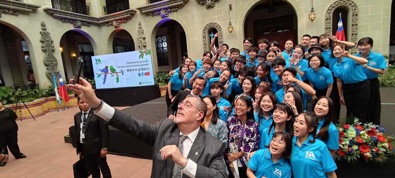 Fifty Taiwanese youth ambassadors visit Guatemala and Belize