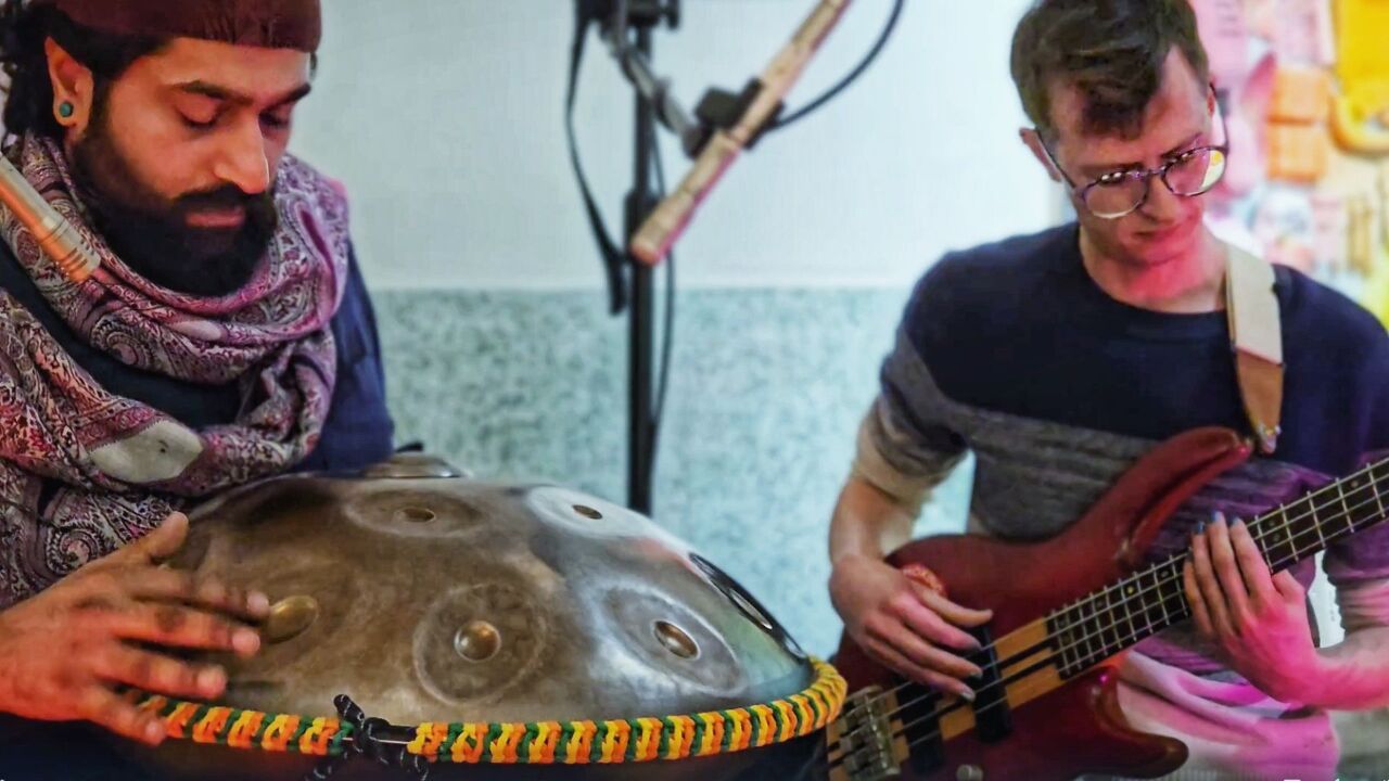 On becoming one with the instrument with Mans and Addi