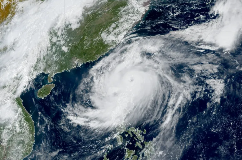 Typhoon Krathon takes aim at Taiwan
