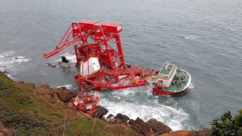 WATCH: Wrecked Chinese freighter becomes tourist attraction