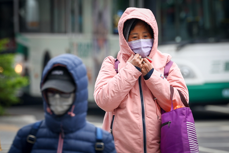 First cold air mass of the season causes temperatures to drop across Taiwan