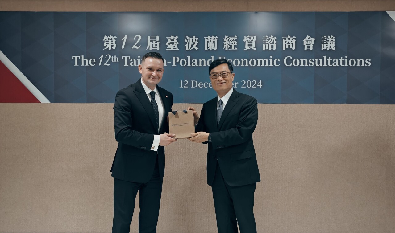 Taiwan and Poland sign memorandum of cooperation on certification and evaluation