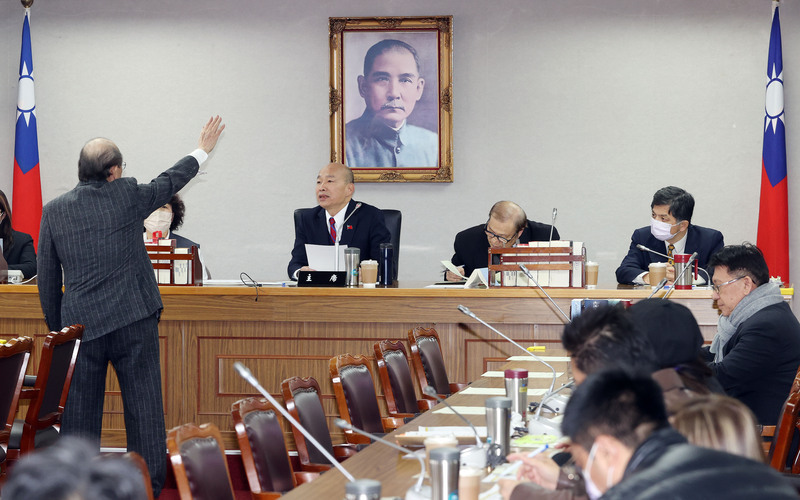 President Lai meets with bipartisan delegation, calls for unity