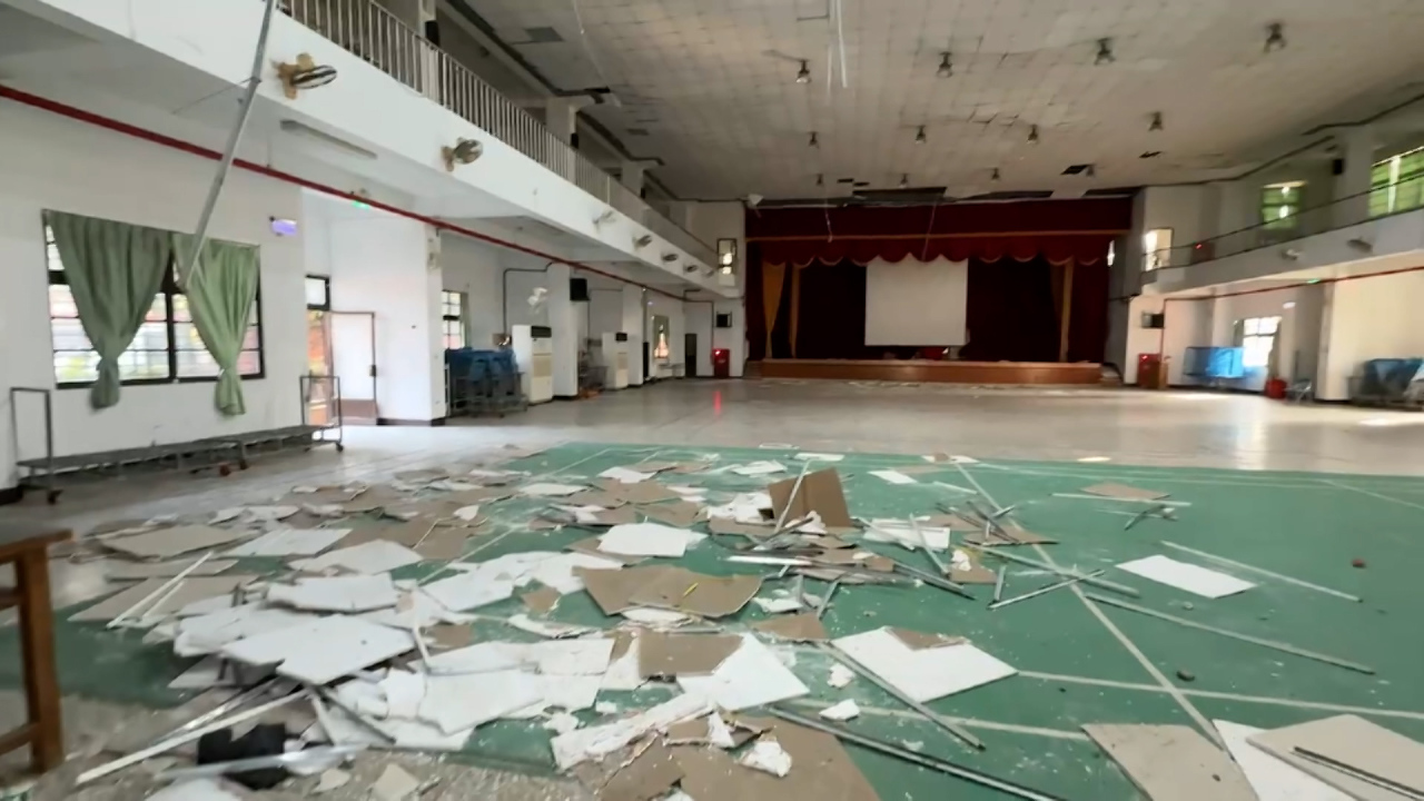 WATCH: Earthquake sends junior high students to elementary school