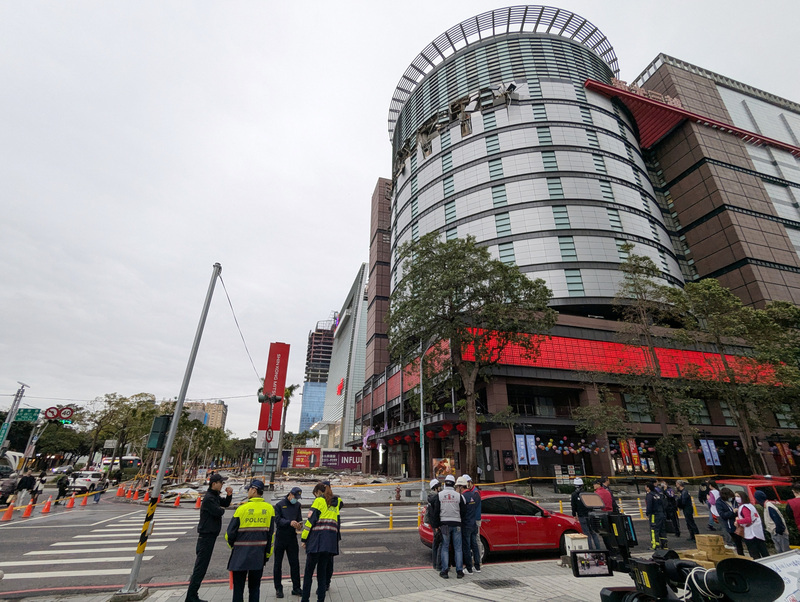 WATCH: Taichung department store explosion kills 4, injures 30+