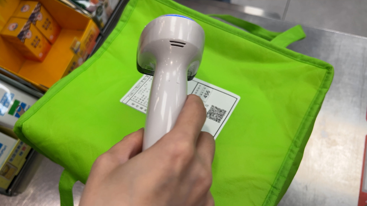 WATCH: The lesser-known services of Taiwan’s convenience stores
